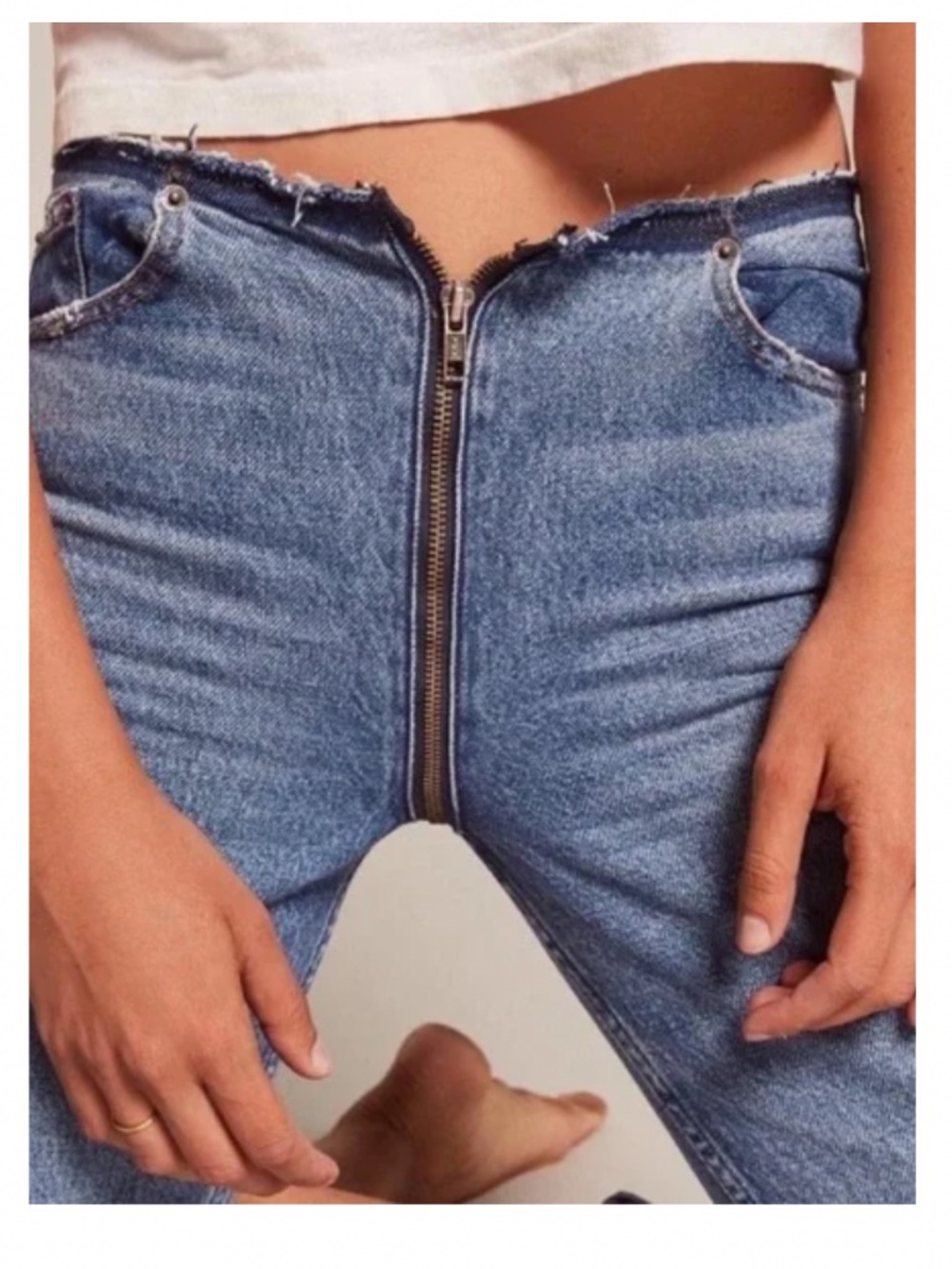 Reformation Zipper Jeans - size 28 or 6